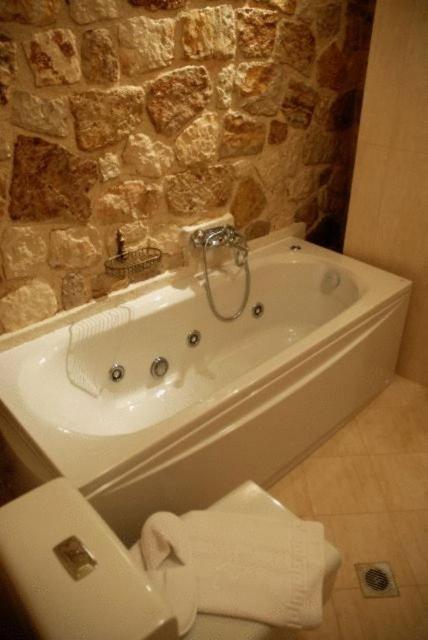 ואטי Korina Gallery Hotel מראה חיצוני תמונה